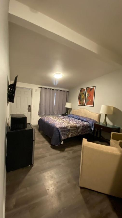 Golden Kent Motel エクステリア 写真